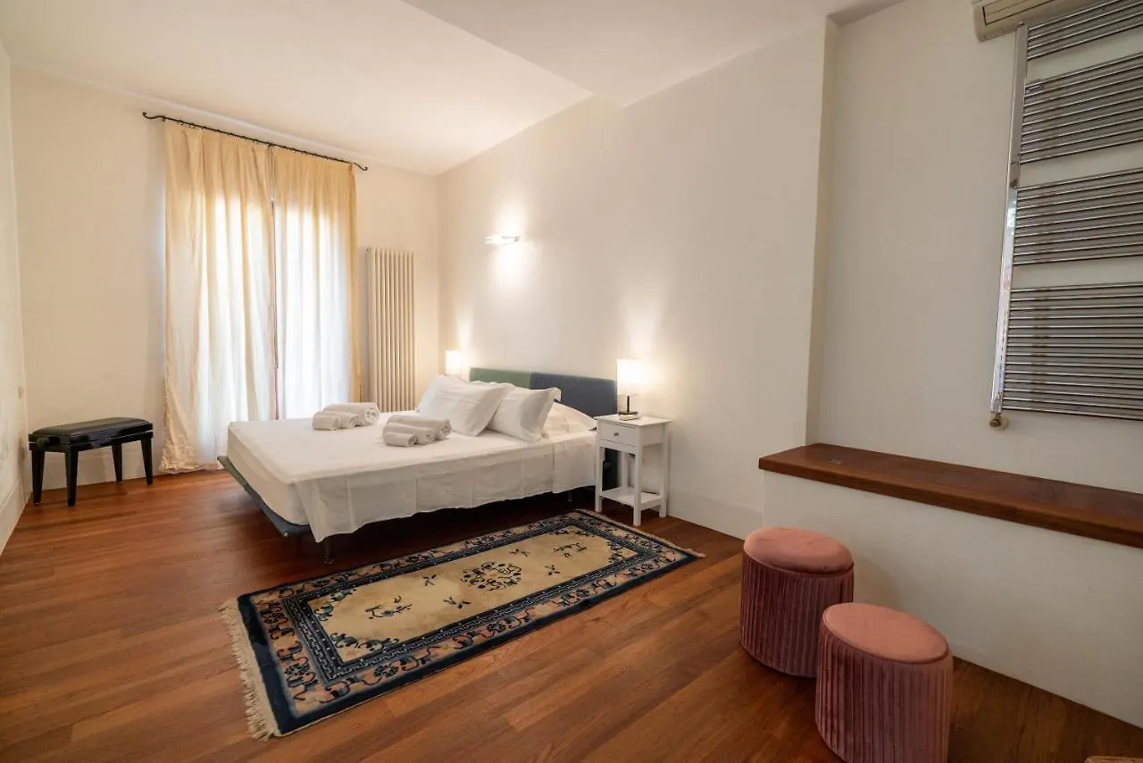 Apartament Terrazza Garibaldi By Postcardsfrom Werona
