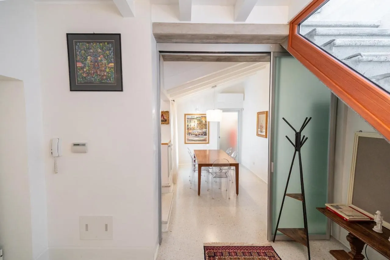 Apartament Terrazza Garibaldi By Postcardsfrom Werona 0*,
