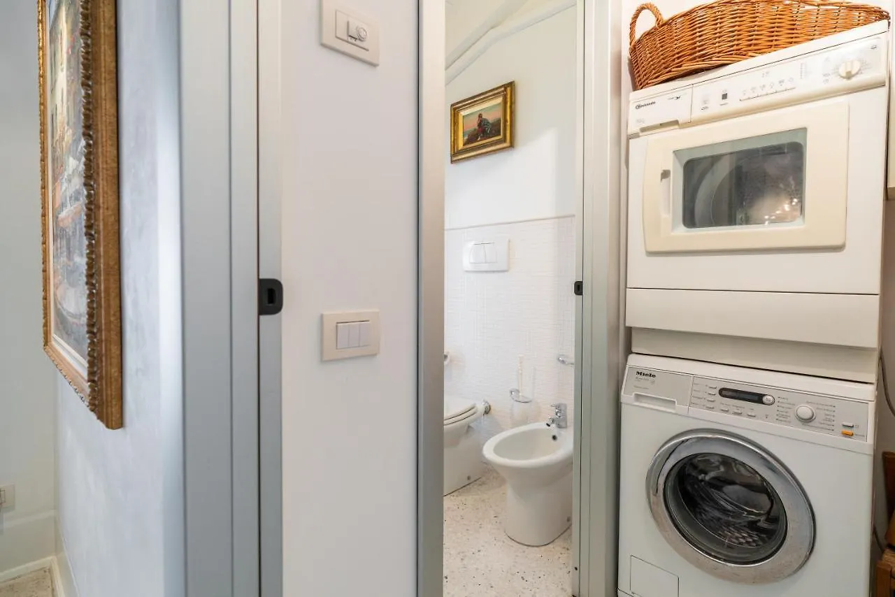 Apartament Terrazza Garibaldi By Postcardsfrom Werona