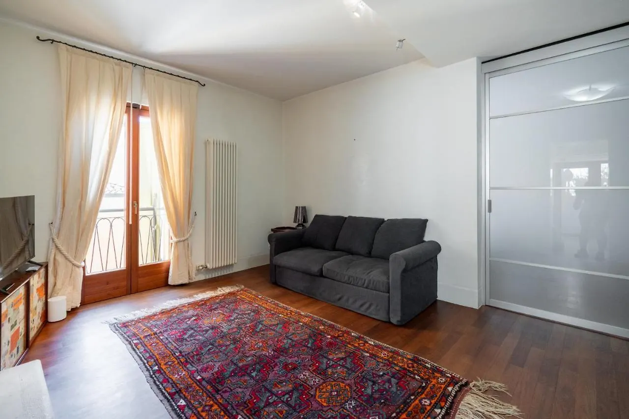 Apartament Terrazza Garibaldi By Postcardsfrom Werona