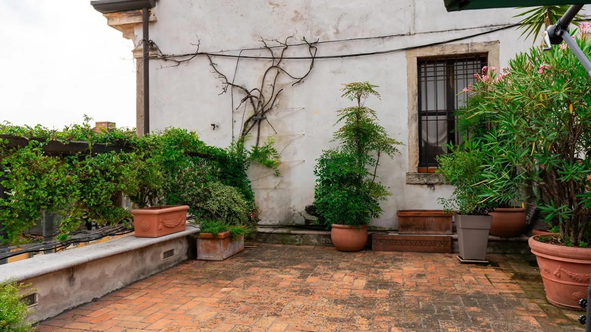 Apartament Terrazza Garibaldi By Postcardsfrom Werona