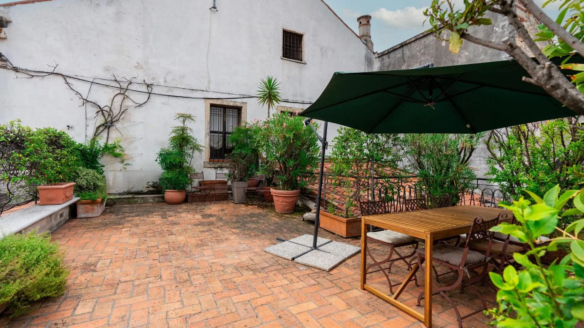 Apartament Terrazza Garibaldi By Postcardsfrom Werona 0*,