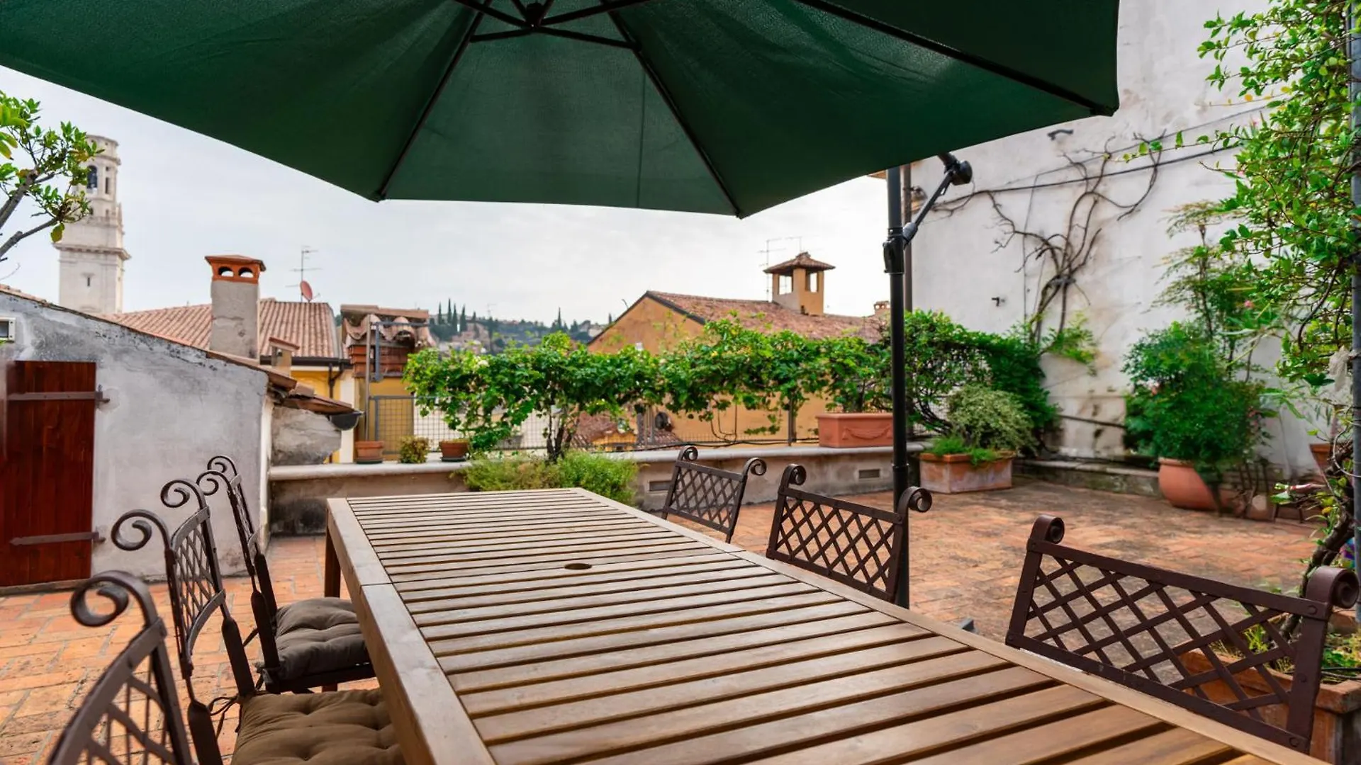 Apartament Terrazza Garibaldi By Postcardsfrom Werona